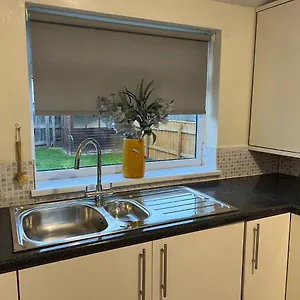  Holiday home Honeybee House United Kingdom